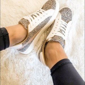 Womens casual sneakers